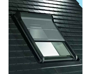 Store pare soleil électrique filaire ROTO - Fenêtre DESIGNO 1