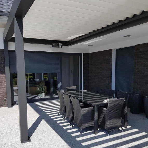 Pergola bioclimatique adossée sur mesure